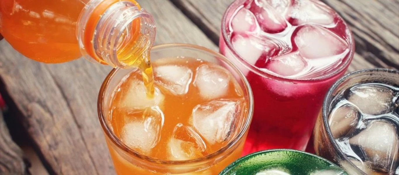 Δείτε τι συμβαίνει στον οργανισμό κάθε φορά που πίνετε έστω κι ένα αναψυκτικό